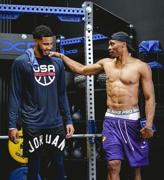 猛龙的压哨 猛龙的压哨