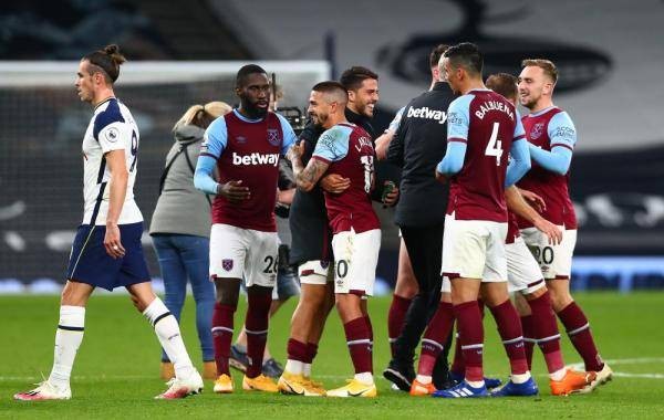 占据屋脊 占据屋脊